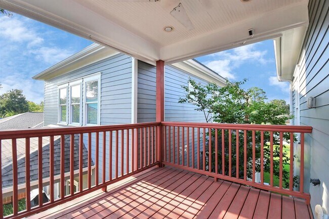 Building Photo - 9022 Topaz St