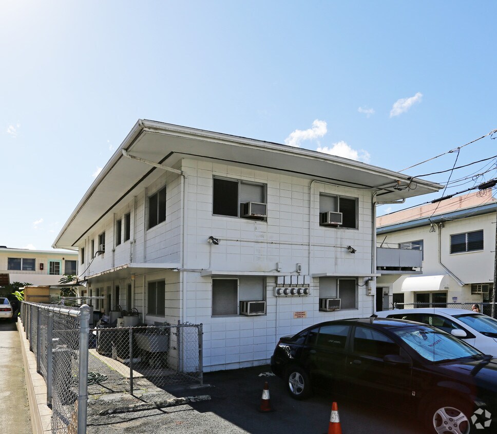 Building Photo - 1643 Liliha St