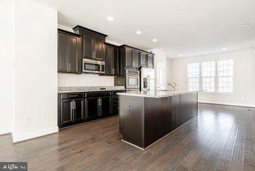 Primary Photo - 9909 Whitemoss Dr