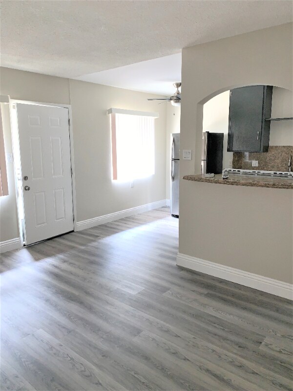 Foto del edificio - 850 S Rosemead Blvd