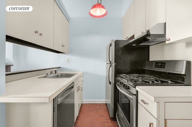 Foto del edificio - 362 W 46th St