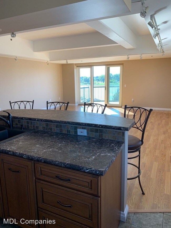 Foto del edificio - 2 br, 2 bath Apartment - 233 Jennison Place