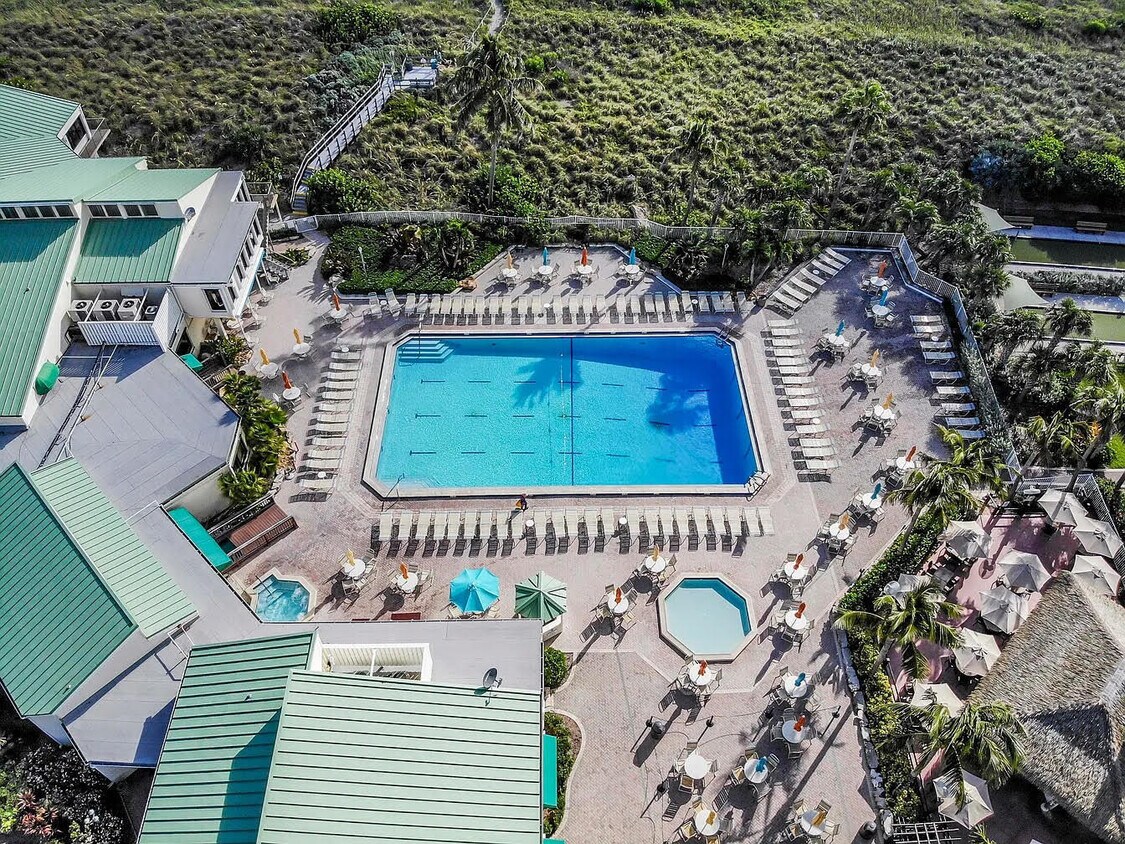 Primary Photo - 2400 S Ocean Dr