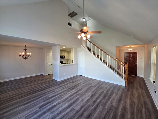 Building Photo - 10903 Windfern Lakes St