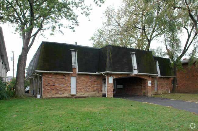 Building Photo - 675 Riverview Dr