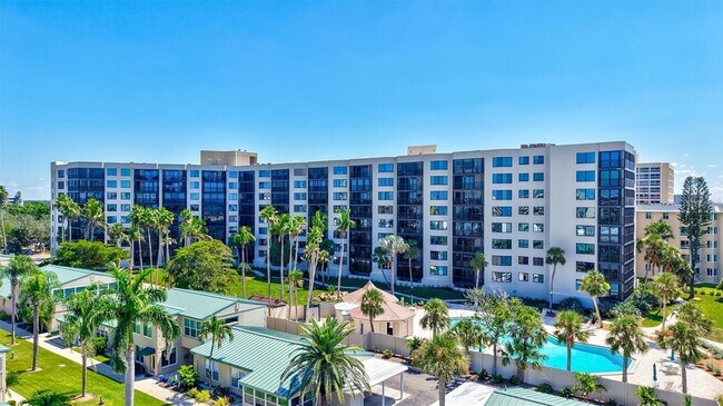 Foto del edificio - 5880 Midnight Pass Rd