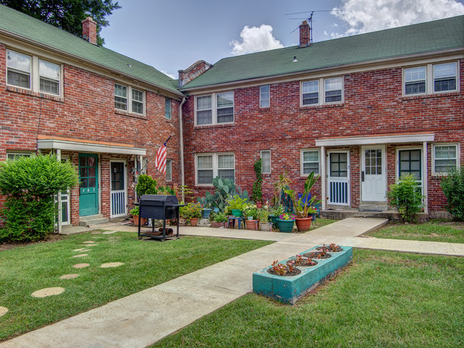 Building Photo - Audubon Downs