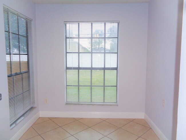 Foto del edificio - 8638 Fancy Finch Dr