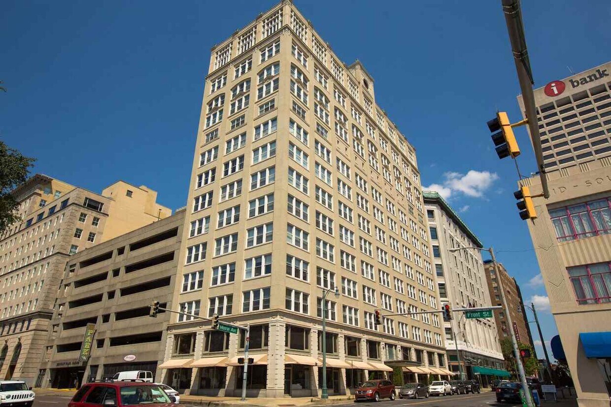 Foto principal - 66 Monroe Ave