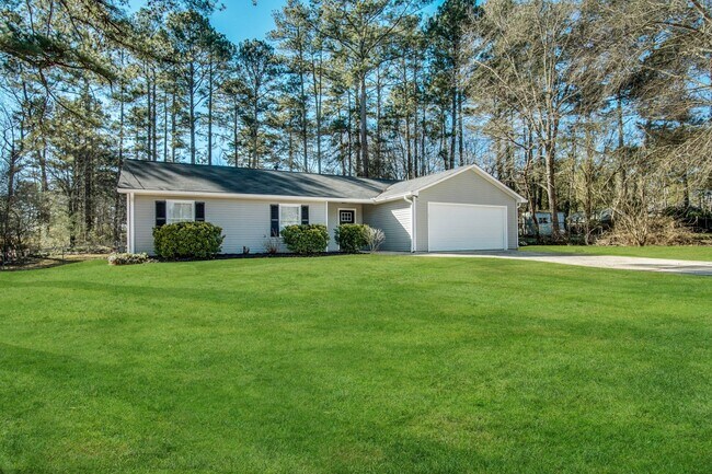 Building Photo - 721 Robin Dr Se