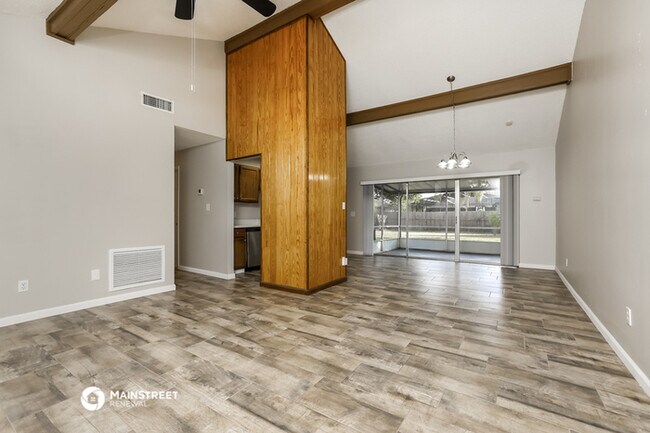 Foto del edificio - 689 Fairchild Ave