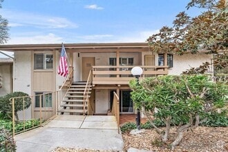 Building Photo - 1944 Fairway Cir Dr