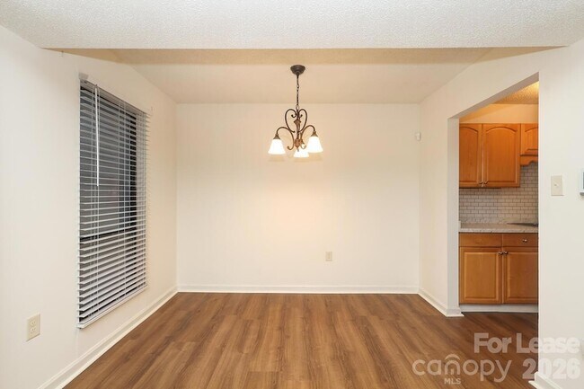 Foto del edificio - 4912 Sardis Rd