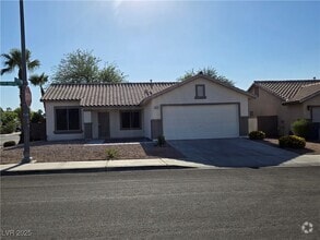 Building Photo - 303 Desert Knolls St