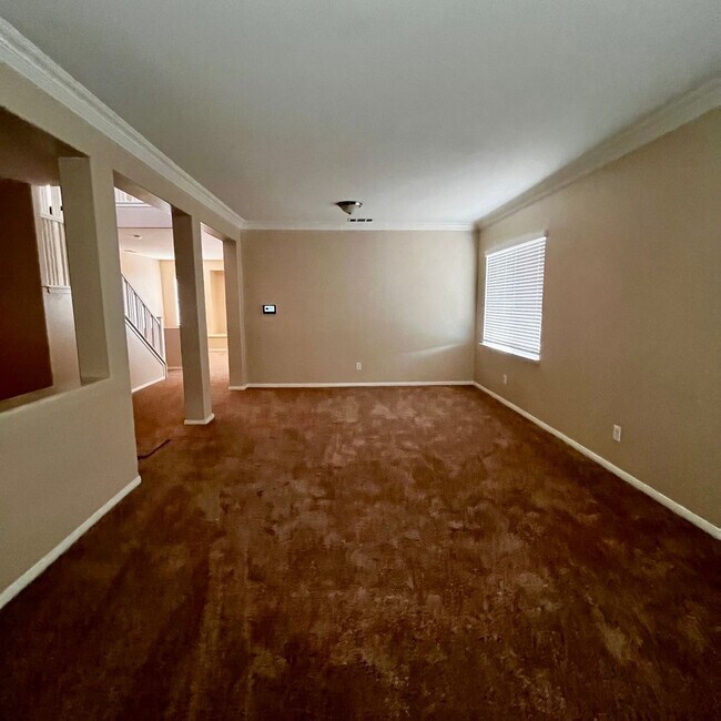 Foto del edificio - 5 BEDROOM VICTORVILLE HOME