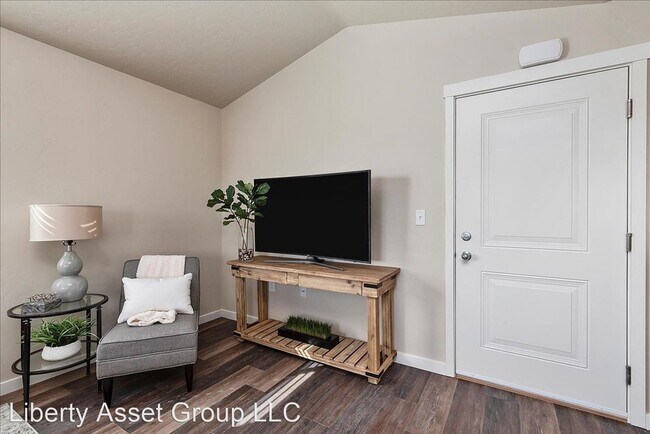 Foto del edificio - 11740 W King St