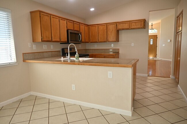 Foto del edificio - Resident Benefit Package Property