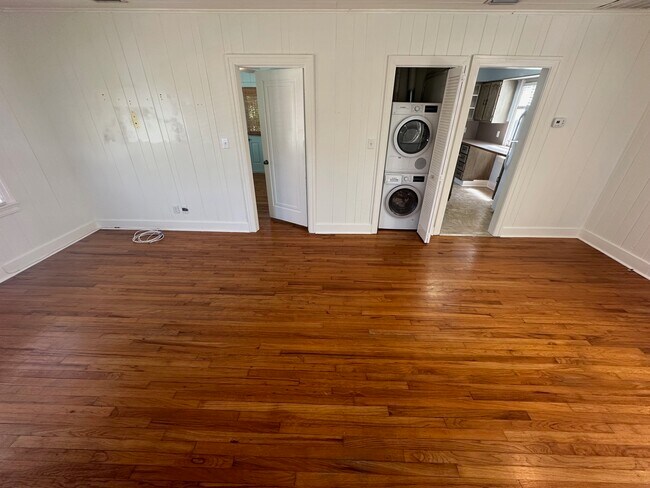 Building Photo - 2808 Pass a Grille Way