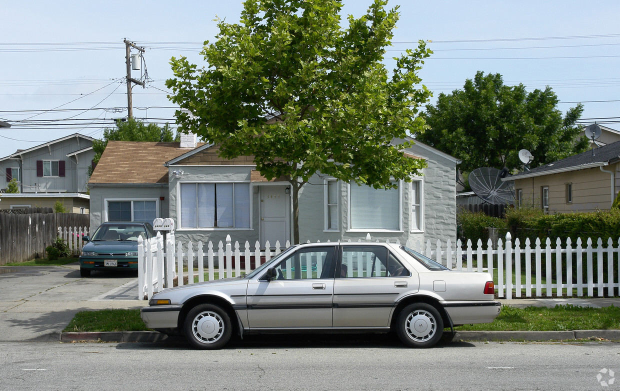 Foto principal - 3455-3457 Hoover St