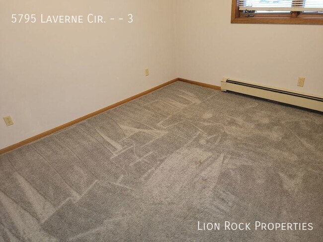 Foto del edificio - 5758-5794 Laverne Cir