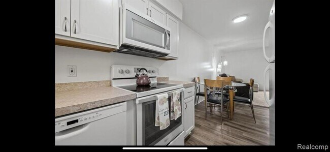 Foto del edificio - 23414 Middlebelt Rd