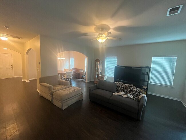 Building Photo - 1715 Musket Trail