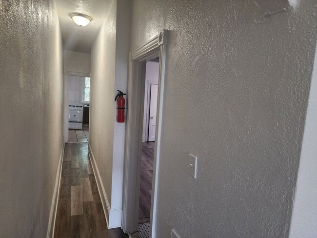 Photo - 115 W 23rd St Apartment