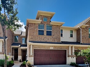 Building Photo - 2716 Majesty Dr