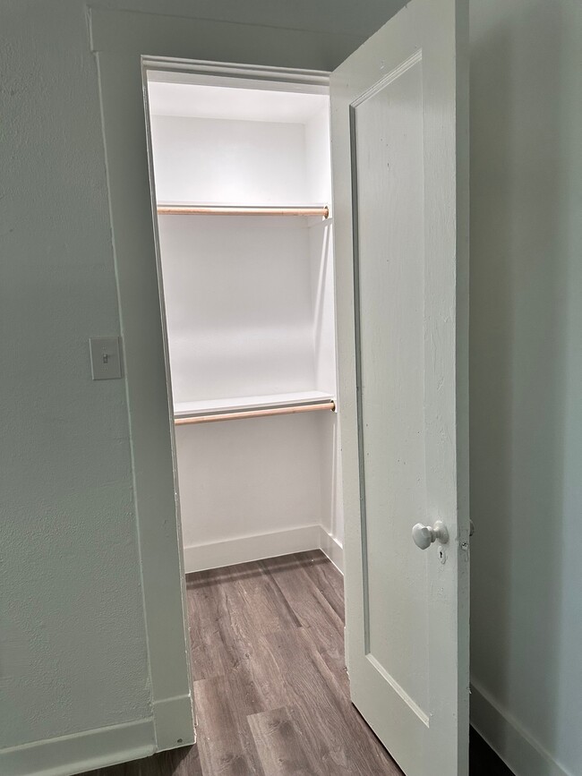 Building Photo - 102 7th St SW