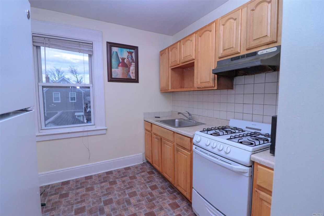 Foto del edificio - 89-24 186th St