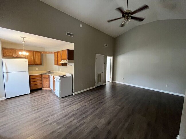 Foto del edificio - 8857 Millard Lee Ln