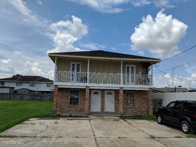 2 br, 1.5 bath Townhome 2843 Kingston Ave Townhome Rentals in