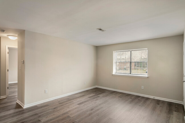 Building Photo - 508 E Harden St