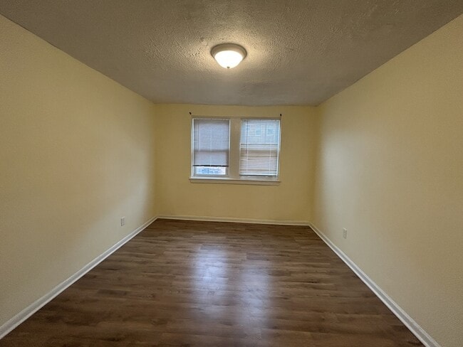 Photo - 4329 Halley Terrace SE Apartment