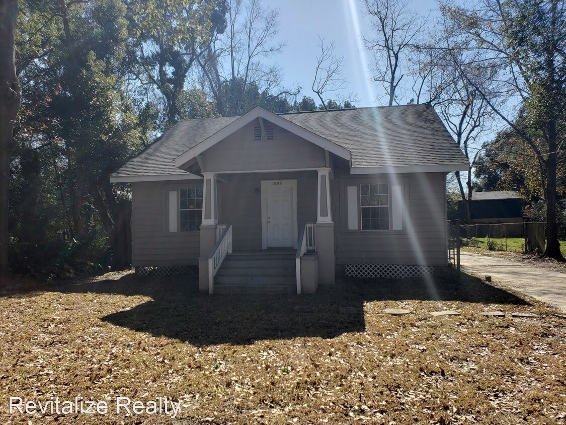 Primary Photo - 5 br, 2 bath House - 1807 Jones Ave