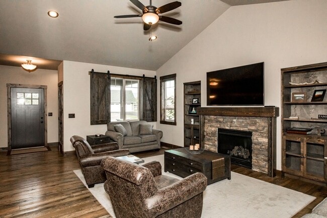 Building Photo - Glacier Ranch Home Available August 1
