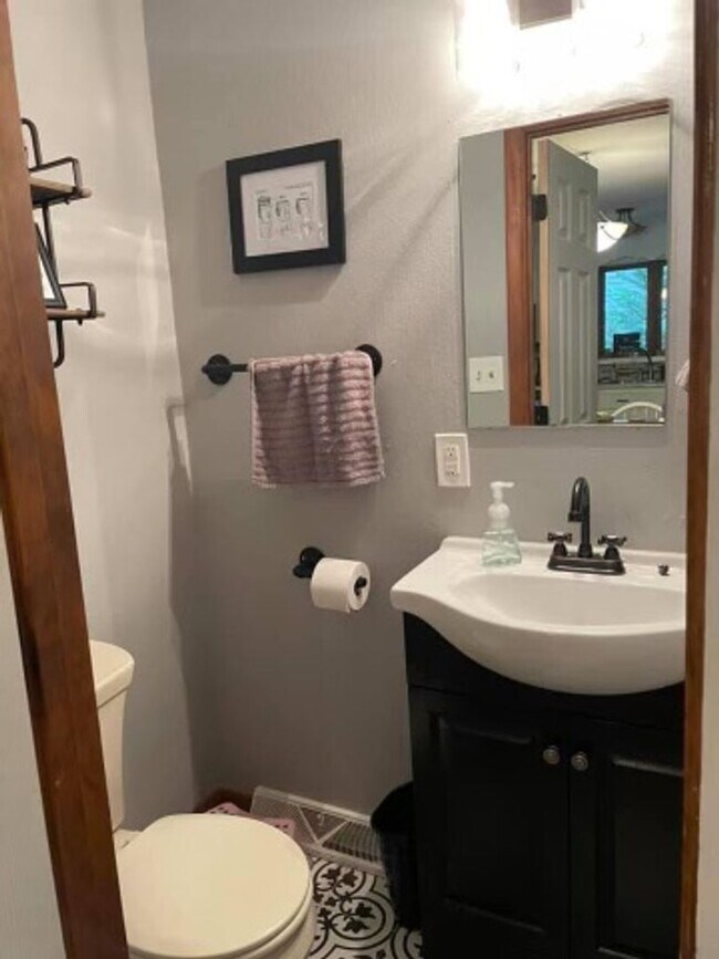 Foto del edificio - 3 Bedroom || 3 Bathroom Home with Basement...