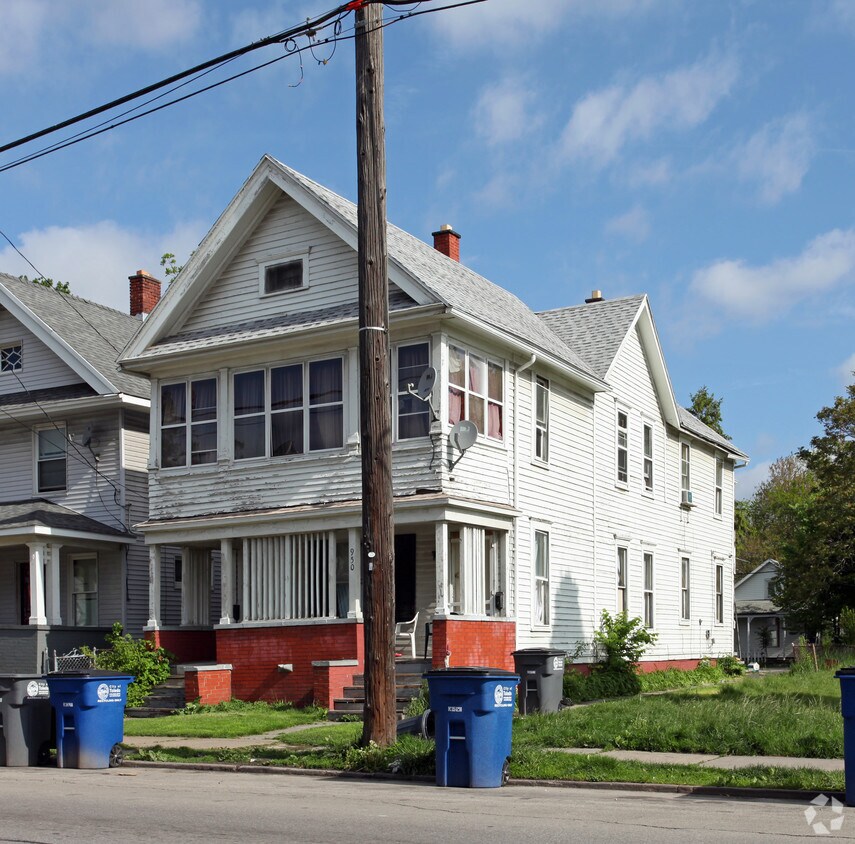 Primary Photo - 950 Western Ave