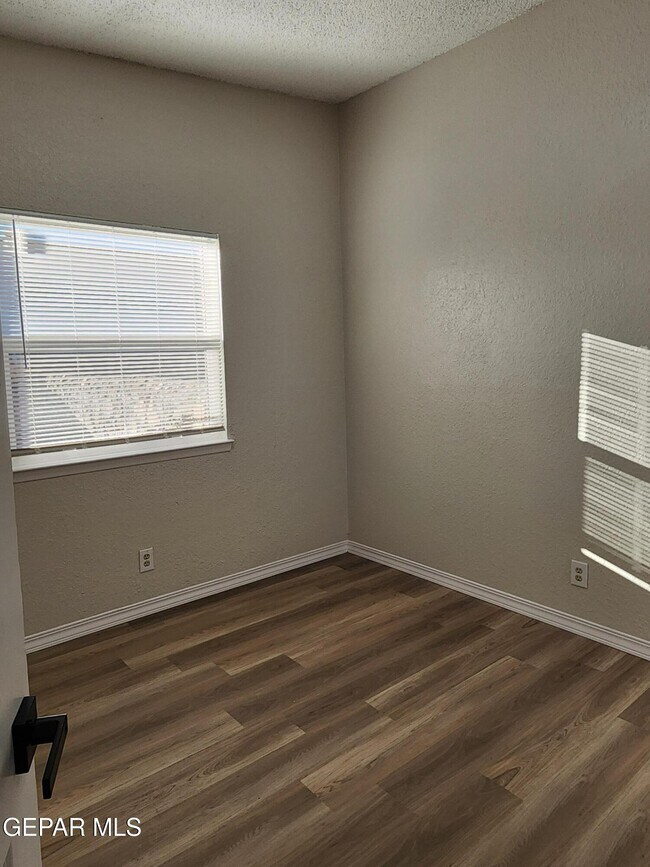 Foto del edificio - 10017 Caribou Dr