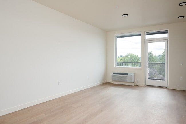 Building Photo - Cedarline