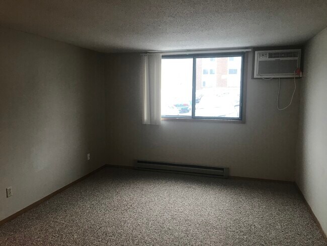 Foto del edificio - 814 Benton Dr