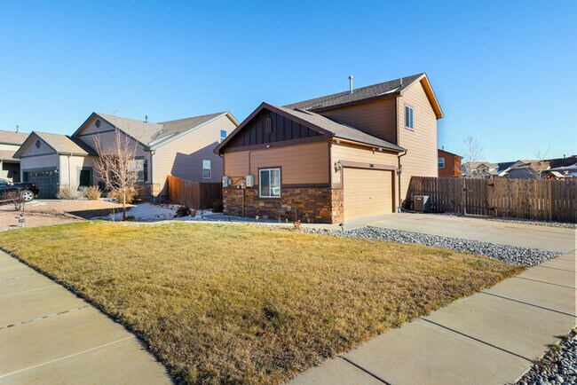Foto del edificio - 7800 Morning Dew Rd, Colorado Springs, CO ...