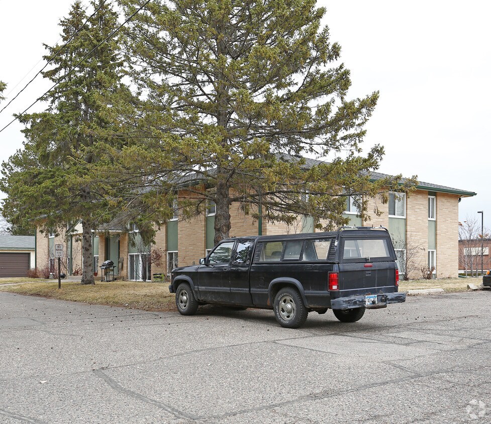 Building Photo - 38 Balsam Ave SW