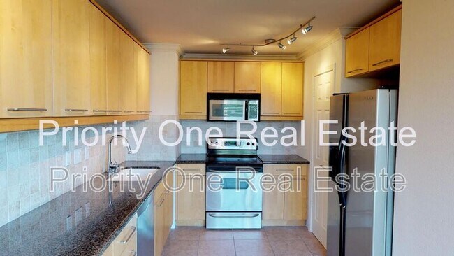 Foto del edificio - 3939 Illinois St 2D