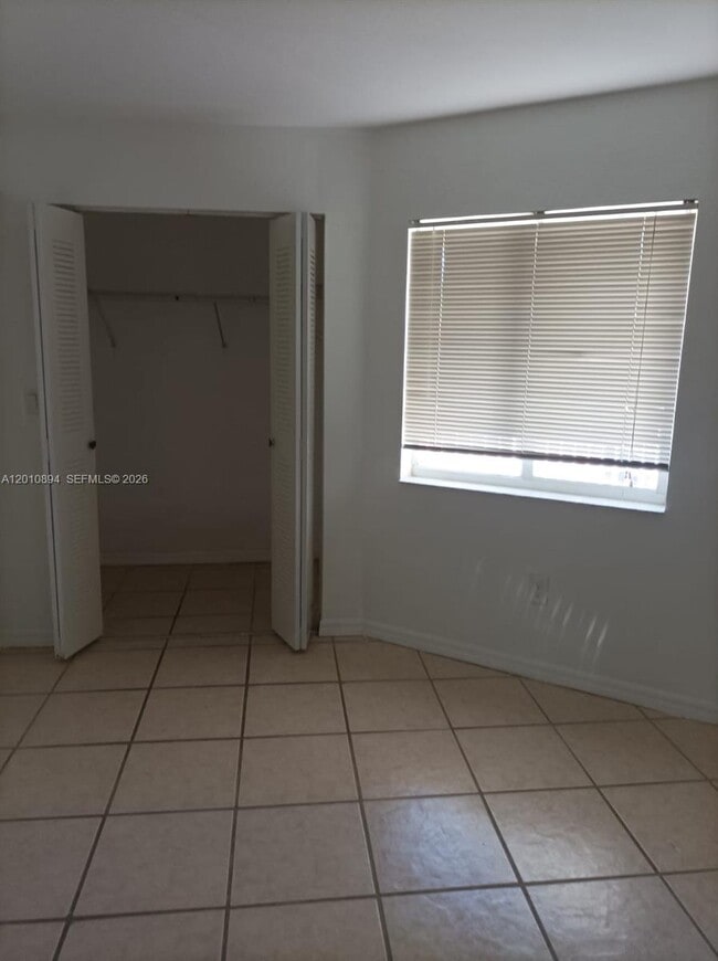 Foto del edificio - 637 SW 3rd St