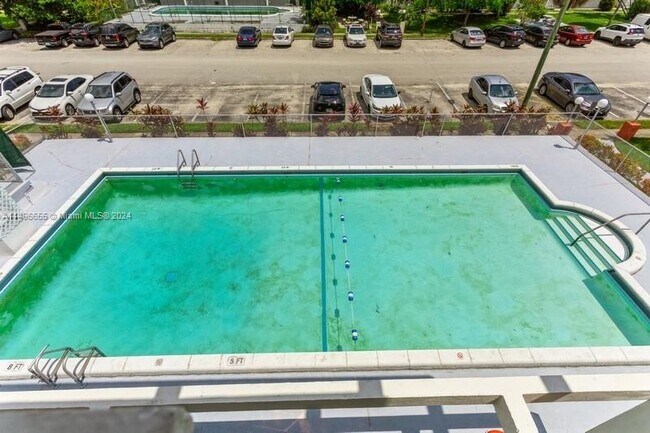 Foto del edificio - 1450 NE 170th St