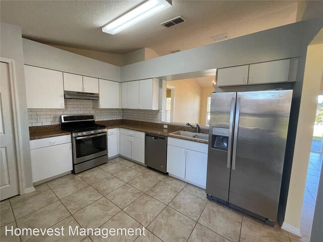 Building Photo - 3 br, 2 bath House - 13235 Pinyon Drive