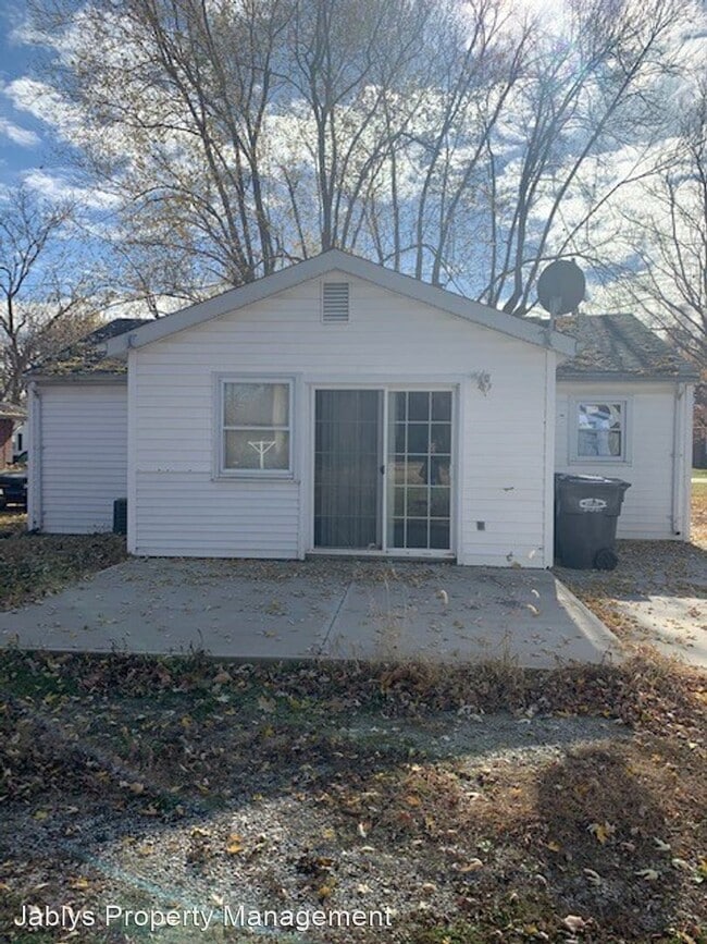 Building Photo - 3 br, 2 bath House - 2416 Van Buskirk Rd