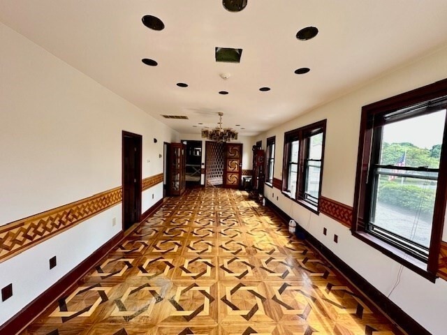 Building Photo - 300 River St