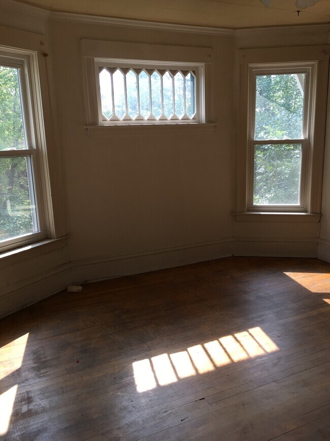 Foto del edificio - 309 N 26th Ave W